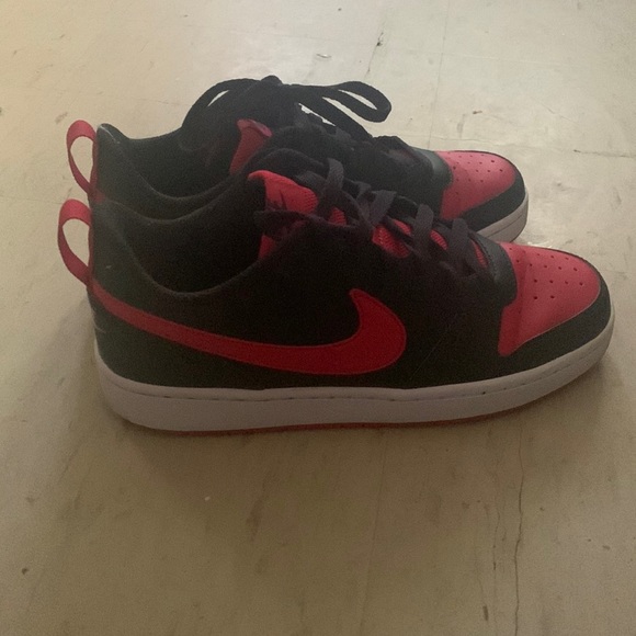 Size 6 1/2 youth - Picture 1 of 2